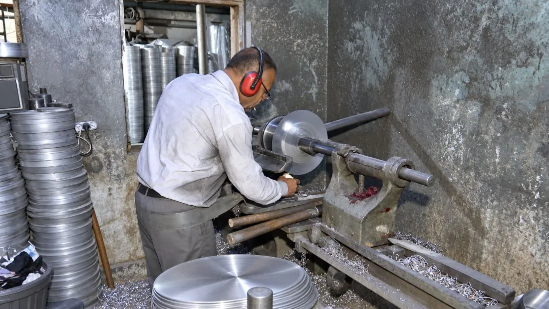 Aluminum spinning lathe at Palalum